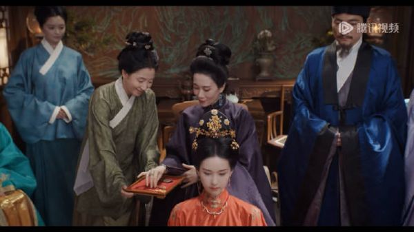 这个剧真的挺神奇的,前一秒女主跟小娘都撕破脸了…