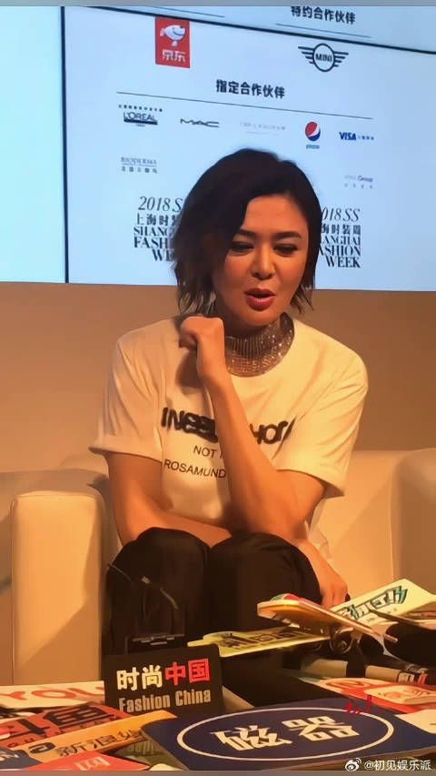 超近距离感受下57岁最美十三姨关之琳的容颜