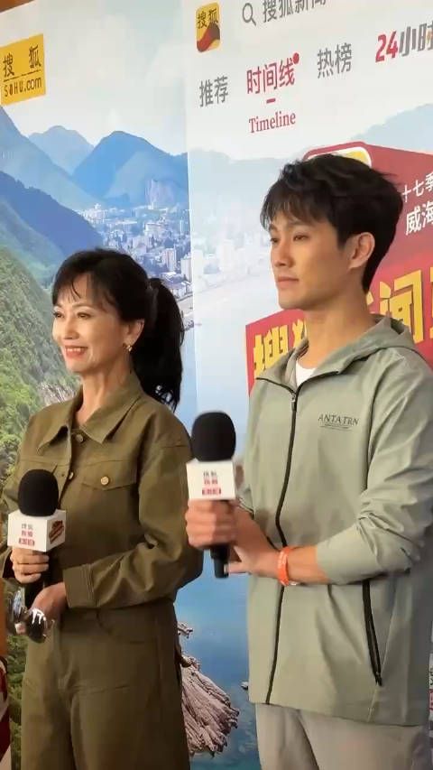 赵雅芝回应儿子是男版的自己,眼睛和脸型都好像,要不然是母子呢