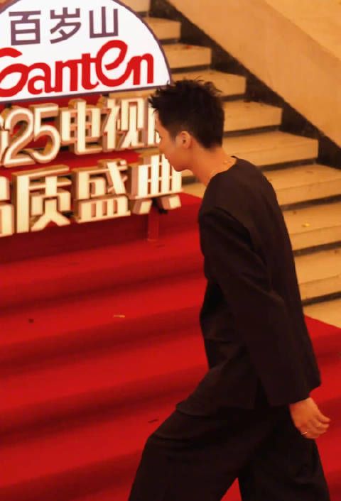 罗一舟品质盛典红毯