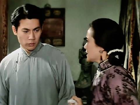 以蘩漪视角打开《雷雨》,“一个女子,不能受两代人欺负”