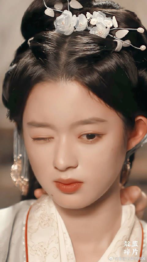 07年的小花都开始挑大梁当女主了，妹妹真的好漂亮 | 黄杨钿甜