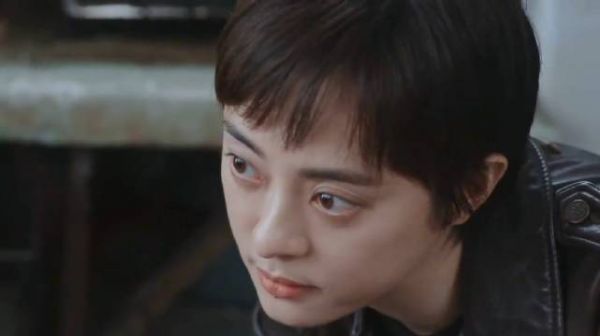 眼神杀封神,从娘娘到冷面刑警的致命蜕变