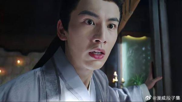 谢危恐猫症发作 雪宁不知情跟猫玩，谢危举动让她心碎