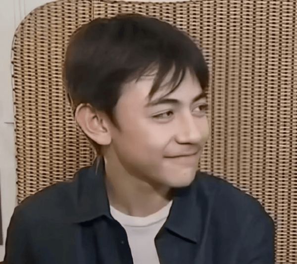诺一侧颜优越。