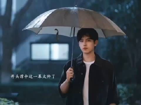 谁能拒绝纯爱小狗呢,陈飞宇饰演的甘扬,学生时代勇敢追爱,眼里有光…