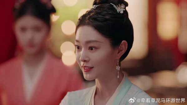 柳玉茹这小嘴太甜了，随口几句话，就让老妇人对她很喜爱