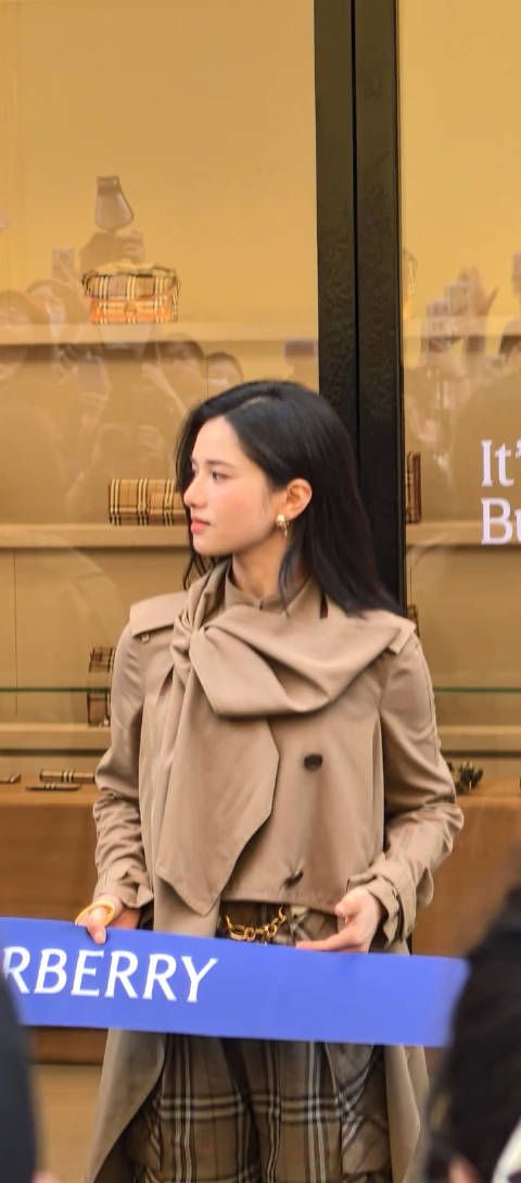 张婧仪的颜值巅峰会在30岁左右,褪去婴儿肥更显气质,而且花期会很长