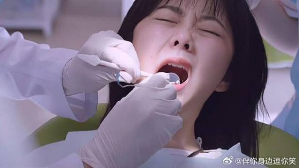 女孩去看牙医,怎料主治医师是自己亲哥!