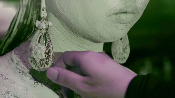 古人言死人的东西不能碰可偏偏有人不信邪
