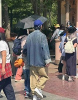 陈楚生陪小儿子Aiden过生日!父子俩打卡环球影城画面温馨有爱