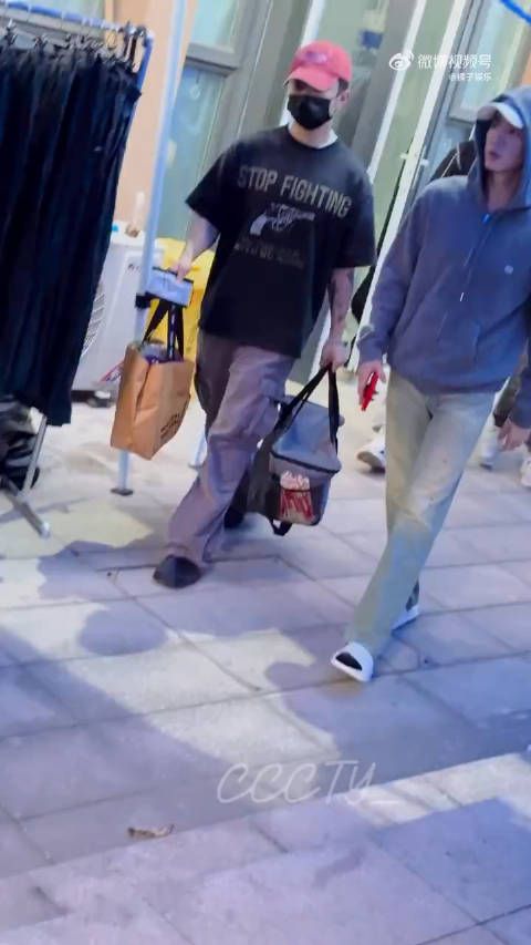 真的会被陈哲远的一些举动暖到!