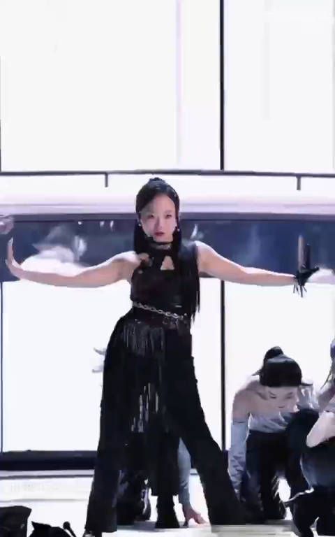 左小青被李嘉琦乘风舞台彻底征服!