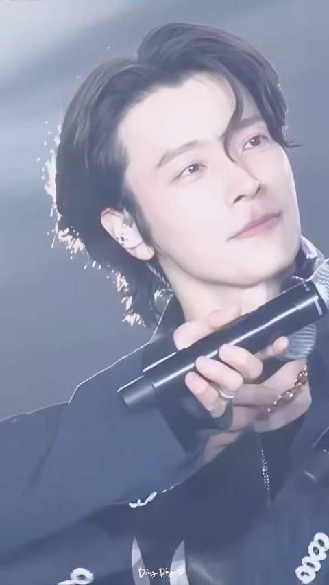 明年即将40岁的Super Junior李东海的颜值近况，好权威的一张脸…