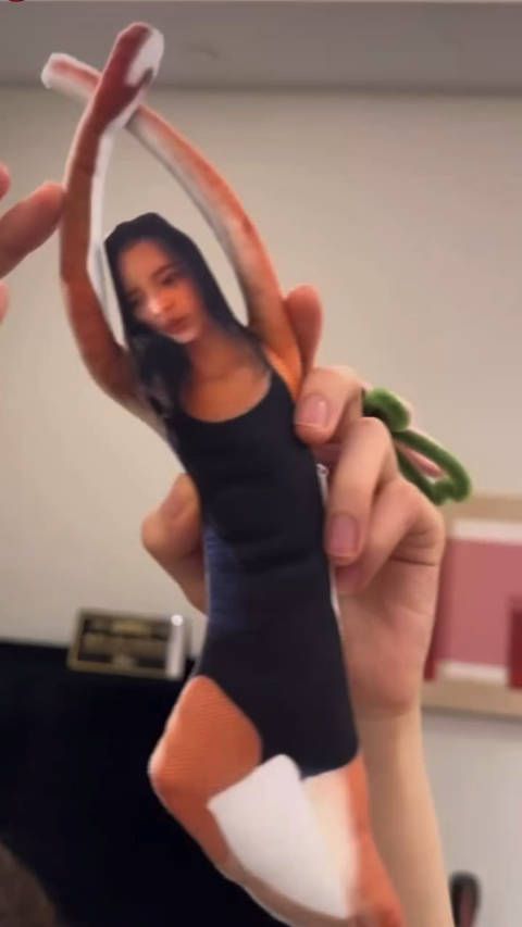欧阳娜娜翻跳Like Jennie