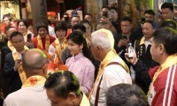 刘涛为妈祖献寿桃冲上热搜!一身粉色新中式装温柔典雅