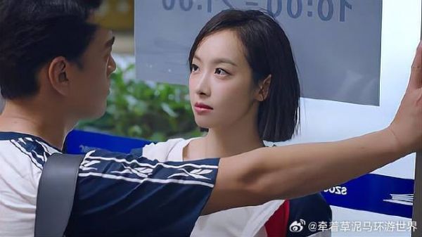 繁星借打球的名义，安排叶鹿鸣相亲，不料被人识破