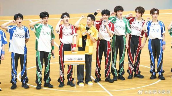时代少年团录Hi6，粉丝围堵致宋亚轩刘耀文车辆追尾，对接方回应