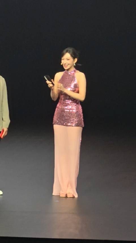 程潇来现场了,真人很美,超好看!