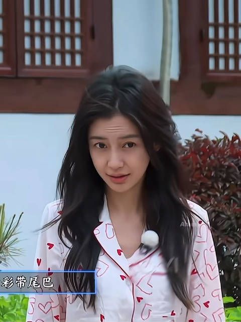 Angelababy素颜也轻松秒了所有