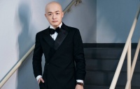 金扫帚奖官方评包贝尔:他总想体现人物的单纯善良,但最终沦为油腻浮夸