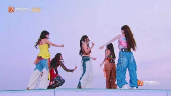 不仅是大vocal，@黄英幺儿 的唱跳实力也越来越强了！