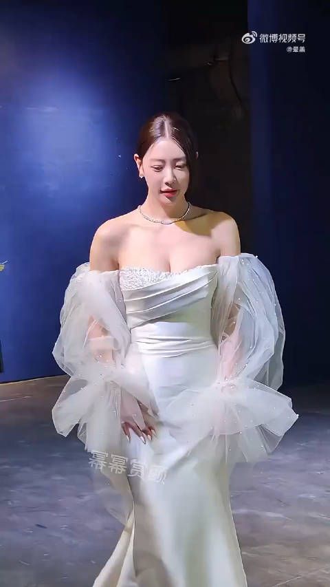 不愧是亚洲第一美女克拉拉