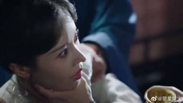 妖妃被抢灌毒酒,死在冷宫,皇后梦破碎