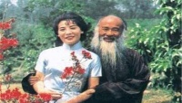 她15岁嫁给张大千,生下8个孩子后却爱上牌友,晚年人财两空