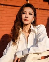 歌手王蓉回应再次走红:通告比以前多很多,站在新的舞台上“激动到两腿发抖”