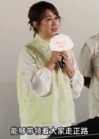 马丽路演落泪坦言很久没见孩子了!回应与沈腾组成cp被过分关注