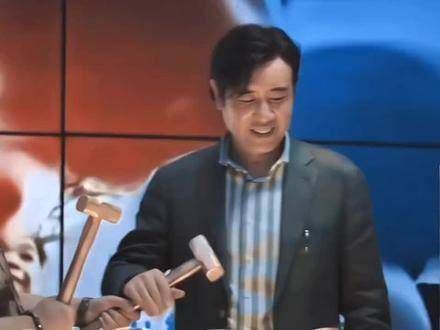 “诶?你为何如此在意他们呢?你本来是什么就是什么呀?”视频分享