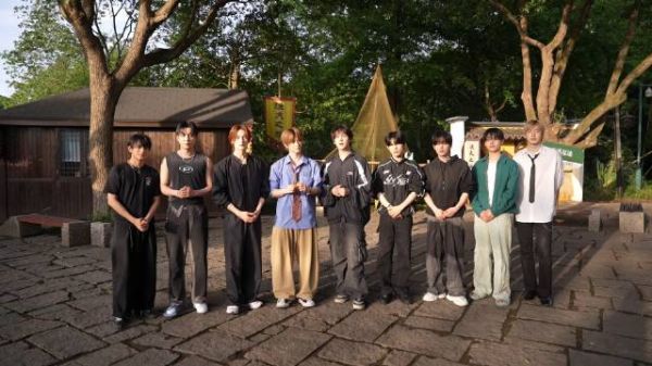 韩国男团XODIAC打卡西湖B面，邀大学生担任文旅星推官