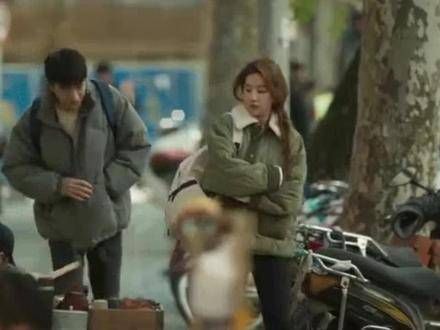 方协文与黄亦玫在婚前真是情深意浓，方协文对玫瑰的爱令人动容