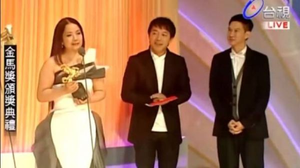 吕丽萍金马奖获奖感言频谢上帝，黄渤梁家辉愕然