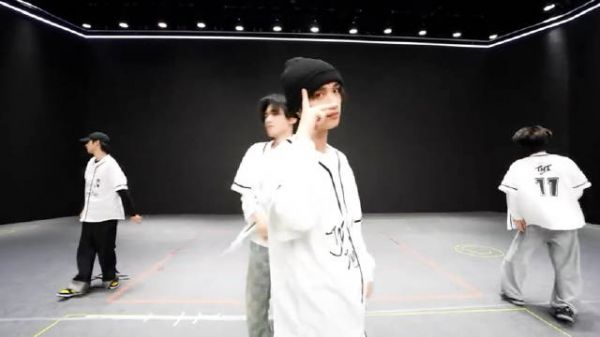 冷帽比耶帅成什么样了