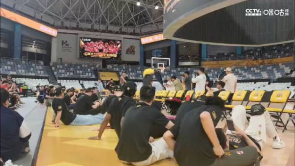 球员和球迷都等了太久！