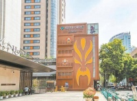 川剧脸谱“跃”上街头