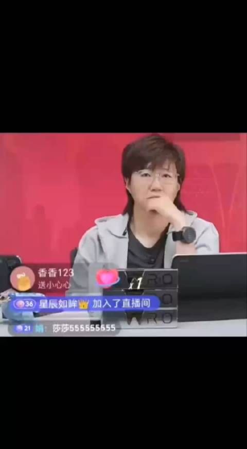 郭焱调侃大白袍子，不过现场有这么多中国人来看，确实是因为王楚钦和孙颖莎