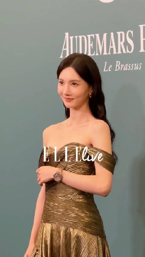 金晨亮相爱彼150周年展，佩戴沙金色腕表吸睛