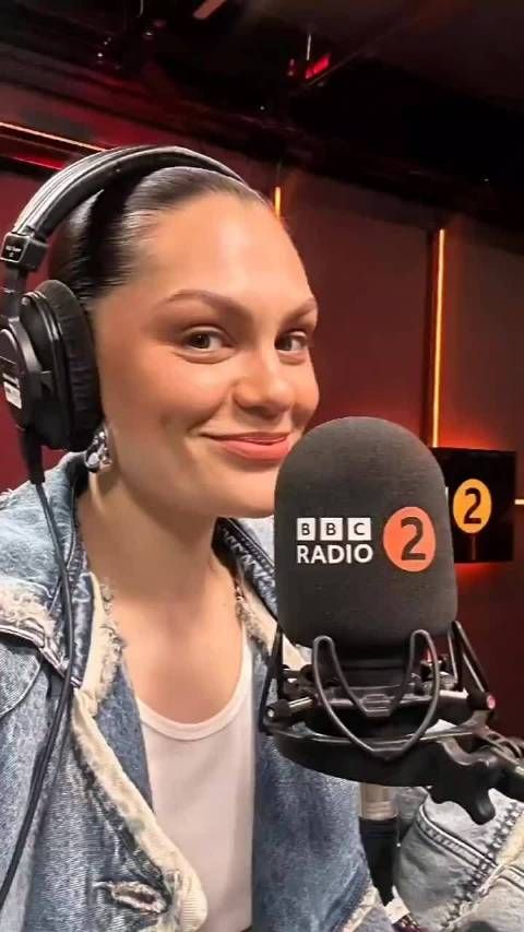 Jessie J婉拒音乐剧邀约,称想多陪伴幼子