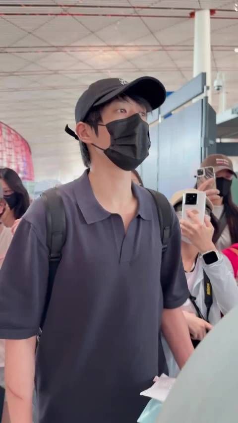 魏大勋出发录制综艺！