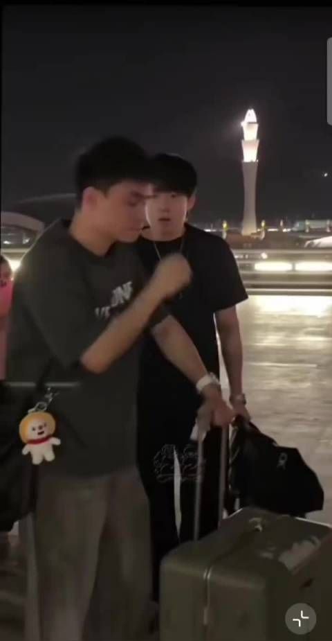 王楚钦安慰林诗栋展现温暖一面