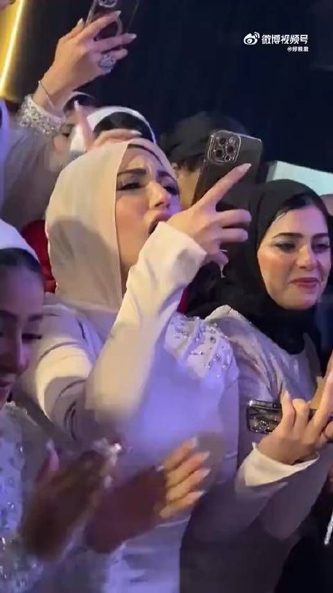 阿拉伯女子摘掉头巾，你不知道有多疯狂难以置信