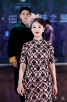 跨越时光经纬，当代海派旗袍秀绽放黄浦江