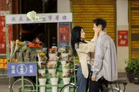 《野狗骨头》《耀眼》开机、《双轨》杀青,现偶或将流行“市井文学”