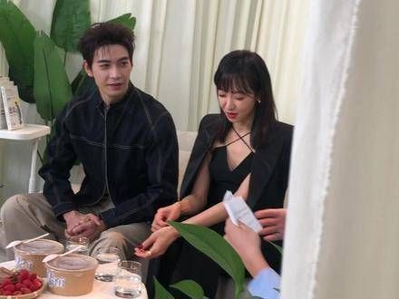 林总监对肖总的心动场面真是甜蜜爆表啊！