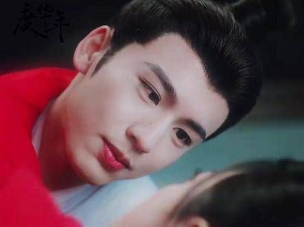 裴大人真是花样百出呢 全都在给度华年配bgm 度华年最不能删的剧情