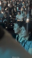 有网友在权志龙演唱会现场偶遇了高圆圆，原来圆圆姐也喜欢权志龙！