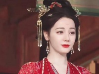 “迪丽热巴真的太适合古装了，美得令人窒息”